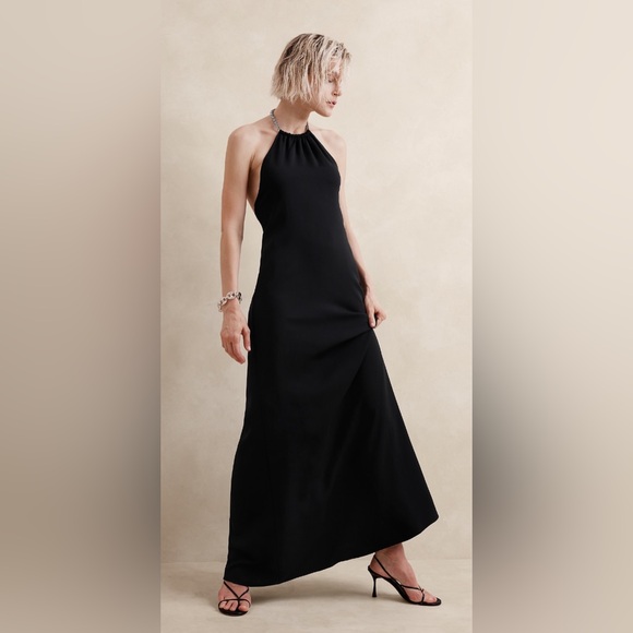 Banana Republic Dresses & Skirts - BANANA REPUBLIC CREPE HALTER GOWN